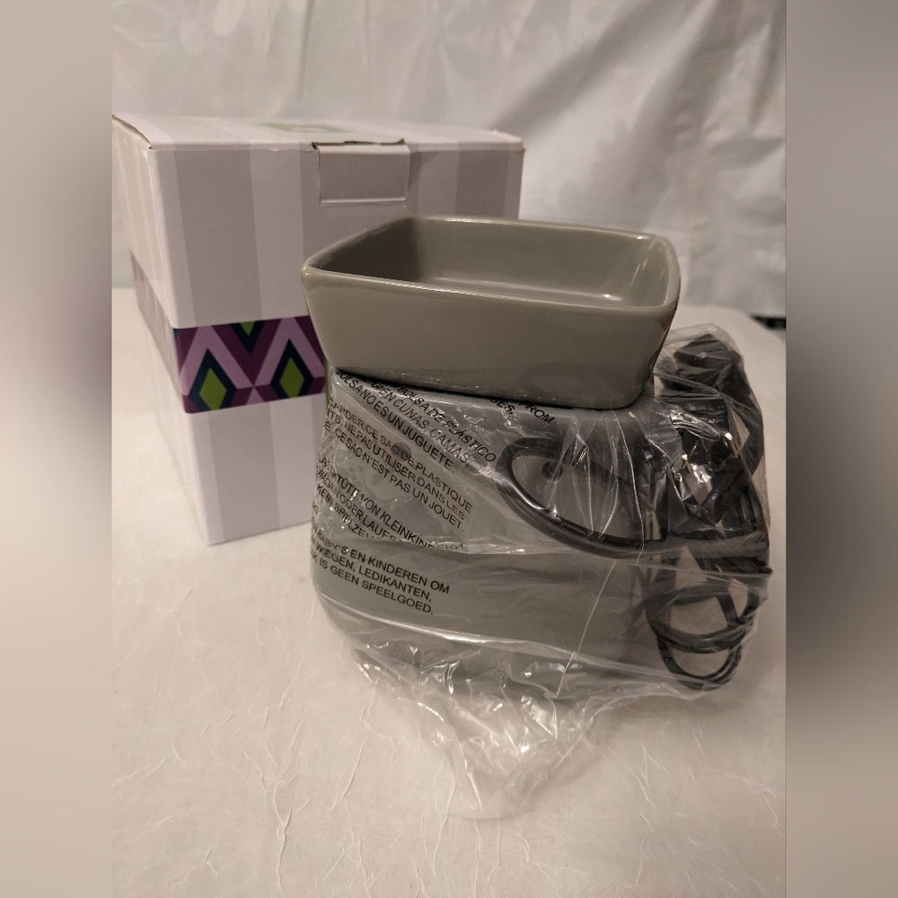 Scentsy Wax Warmer Classic Grey Curve Scentsy Wax Warmer Gloss Finish Home Decor